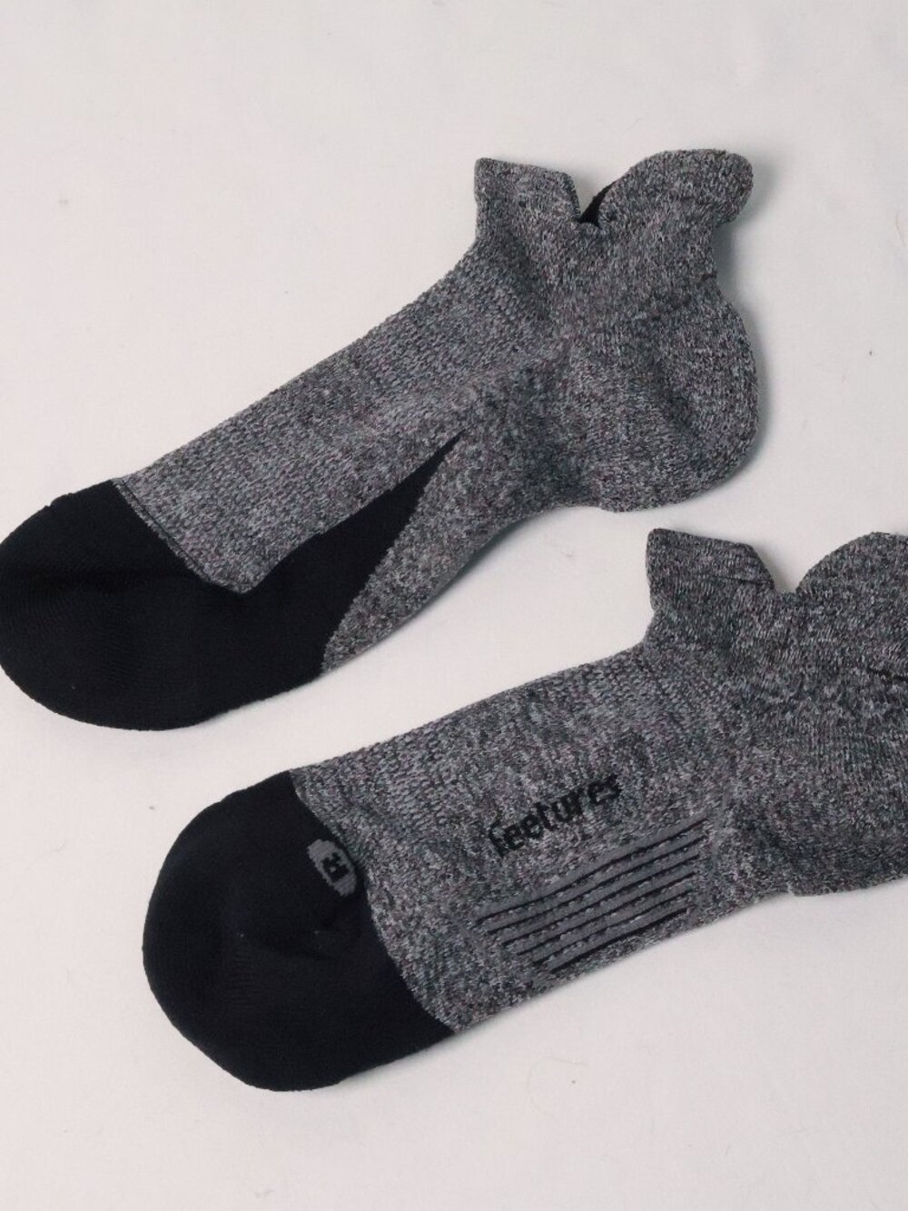 Feetures Ankle Socks Cushioned Low Cut Athletic [Size L]